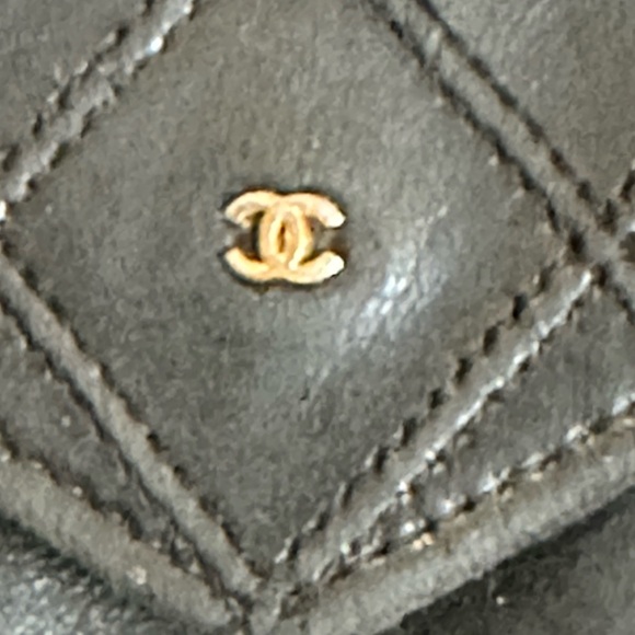 Authentic CHANEL Vintage Early 1990”s Wild Stitch Flap Wallet, in Black. EUC - Picture 4 of 16